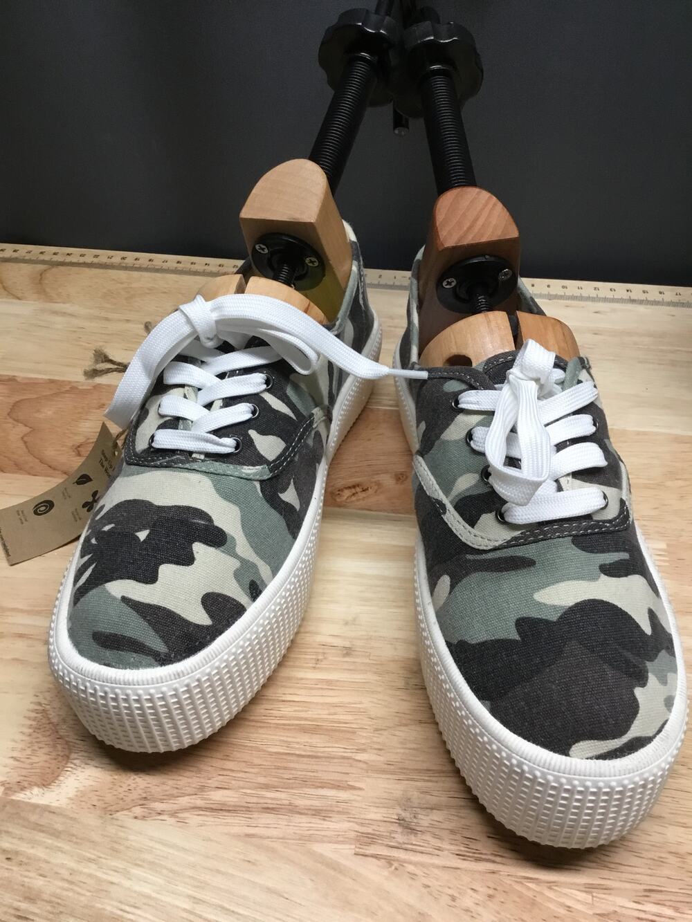 Cool Planet by Steve Madden Stream Camo Sneakers Women's 8.5 Gray Low Top NWT